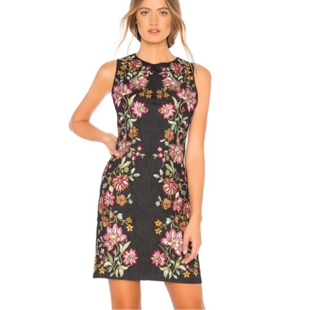 Alice + Olivia embroidered dark wash denim Nat mini dress - size 2
